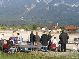 Garmisch Paparazzi teams